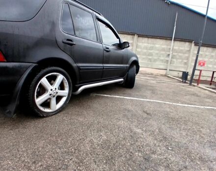 Чорний Мерседес МЛ 320, об'ємом двигуна 3.2 л та пробігом 400 тис. км за 5800 $, фото 11 на Automoto.ua