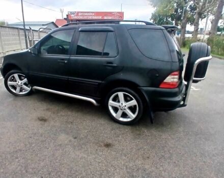 Чорний Мерседес МЛ 320, об'ємом двигуна 3.2 л та пробігом 400 тис. км за 5800 $, фото 9 на Automoto.ua