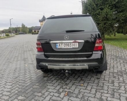 Черный Мерседес МЛ 320, объемом двигателя 3 л и пробегом 500 тыс. км за 10100 $, фото 7 на Automoto.ua