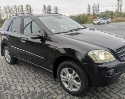 Черный Мерседес МЛ 320, объемом двигателя 3 л и пробегом 500 тыс. км за 10100 $, фото 11 на Automoto.ua