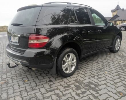 Черный Мерседес МЛ 320, объемом двигателя 3 л и пробегом 500 тыс. км за 10100 $, фото 10 на Automoto.ua