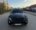 Черный Мерседес МЛ 320, объемом двигателя 3 л и пробегом 293 тыс. км за 11000 $, фото 1 на Automoto.ua