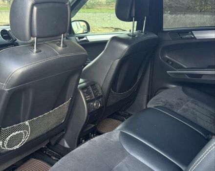 Черный Мерседес МЛ 320, объемом двигателя 3 л и пробегом 293 тыс. км за 11000 $, фото 14 на Automoto.ua