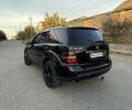 Черный Мерседес МЛ 320, объемом двигателя 3 л и пробегом 293 тыс. км за 11000 $, фото 8 на Automoto.ua