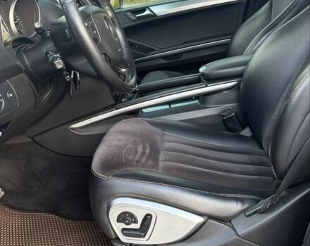 Черный Мерседес МЛ 320, объемом двигателя 3 л и пробегом 293 тыс. км за 11000 $, фото 19 на Automoto.ua