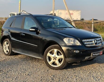 Черный Мерседес МЛ 320, объемом двигателя 3 л и пробегом 270 тыс. км за 13790 $, фото 9 на Automoto.ua