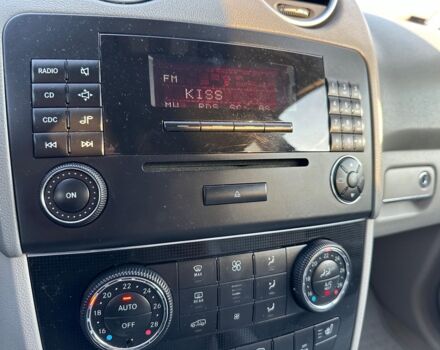 Черный Мерседес МЛ 320, объемом двигателя 3 л и пробегом 270 тыс. км за 13790 $, фото 22 на Automoto.ua