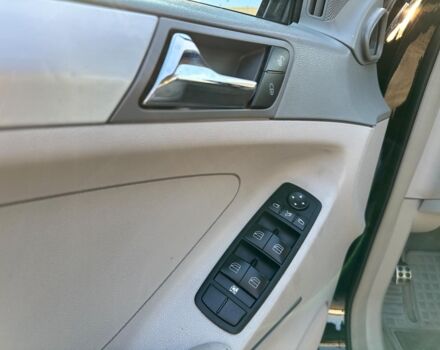 Черный Мерседес МЛ 320, объемом двигателя 3 л и пробегом 270 тыс. км за 13790 $, фото 6 на Automoto.ua