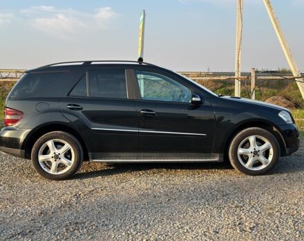 Черный Мерседес МЛ 320, объемом двигателя 3 л и пробегом 270 тыс. км за 13790 $, фото 12 на Automoto.ua