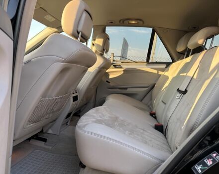 Черный Мерседес МЛ 320, объемом двигателя 3 л и пробегом 270 тыс. км за 13790 $, фото 8 на Automoto.ua