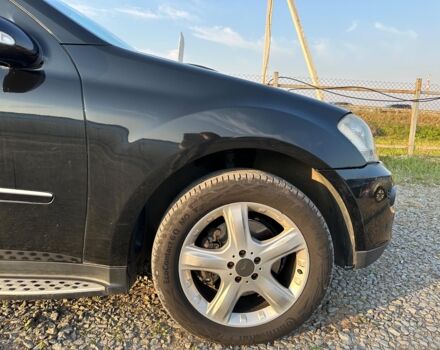 Черный Мерседес МЛ 320, объемом двигателя 3 л и пробегом 270 тыс. км за 13790 $, фото 10 на Automoto.ua