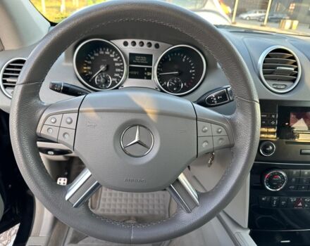 Черный Мерседес МЛ 320, объемом двигателя 3 л и пробегом 270 тыс. км за 13790 $, фото 18 на Automoto.ua