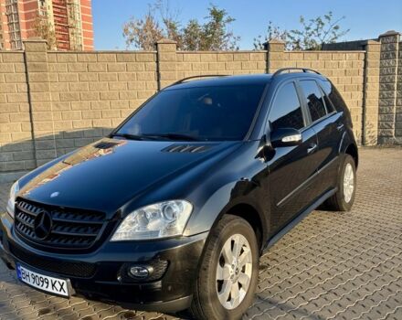 Чорний Мерседес МЛ 320, об'ємом двигуна 3 л та пробігом 180 тис. км за 14000 $, фото 2 на Automoto.ua