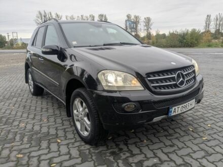 Черный Мерседес МЛ 320, объемом двигателя 3 л и пробегом 500 тыс. км за 10100 $, фото 1 на Automoto.ua