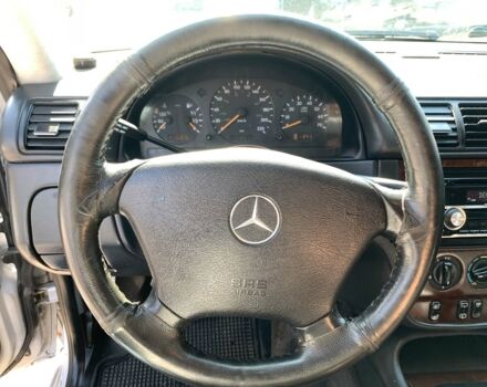 Серый Мерседес МЛ 320, объемом двигателя 3.2 л и пробегом 370 тыс. км за 6690 $, фото 11 на Automoto.ua