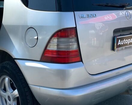 Серый Мерседес МЛ 320, объемом двигателя 3.2 л и пробегом 370 тыс. км за 6690 $, фото 28 на Automoto.ua