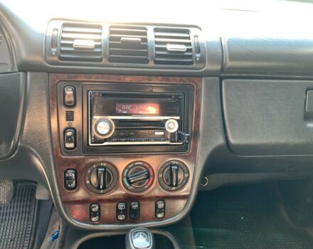 Серый Мерседес МЛ 320, объемом двигателя 3.2 л и пробегом 370 тыс. км за 6690 $, фото 12 на Automoto.ua