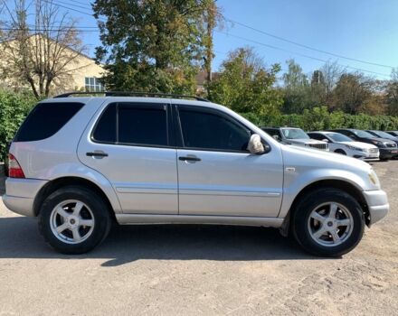 Серый Мерседес МЛ 320, объемом двигателя 3.2 л и пробегом 370 тыс. км за 6690 $, фото 3 на Automoto.ua