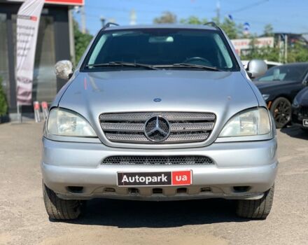 Серый Мерседес МЛ 320, объемом двигателя 3.2 л и пробегом 370 тыс. км за 6690 $, фото 1 на Automoto.ua