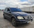 Синий Мерседес МЛ 320, объемом двигателя 3.2 л и пробегом 270 тыс. км за 3990 $, фото 1 на Automoto.ua