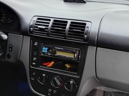 Синий Мерседес МЛ 320, объемом двигателя 3.2 л и пробегом 420 тыс. км за 4200 $, фото 1 на Automoto.ua