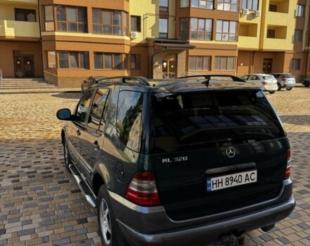 Зелений Мерседес МЛ 320, об'ємом двигуна 3.2 л та пробігом 250 тис. км за 5300 $, фото 1 на Automoto.ua
