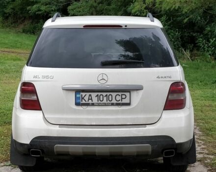 Белый Мерседес МЛ 350, объемом двигателя 3.5 л и пробегом 270 тыс. км за 8200 $, фото 3 на Automoto.ua