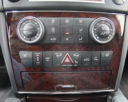 Мерседес МЛ 350 2010 в Харькове на Automoto.ua Белый Мерседес МЛ 350, объемом двигателя 3.5 л и пробегом 30 тыс. км за 22999 $, фото 14 на Automoto.ua