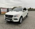 Белый Мерседес МЛ 350, объемом двигателя 3.5 л и пробегом 195 тыс. км за 18490 $, фото 1 на Automoto.ua