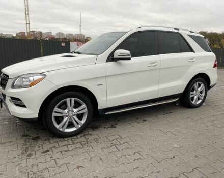 Белый Мерседес МЛ 350, объемом двигателя 3.5 л и пробегом 195 тыс. км за 18490 $, фото 2 на Automoto.ua