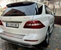 Білий Мерседес МЛ 350, об'ємом двигуна 3 л та пробігом 252 тис. км за 20000 $, фото 2 на Automoto.ua