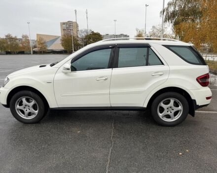 Мерседес МЛ 350 2011 у Запоріжжя на Automoto.ua Білий Мерседес МЛ 350, об'ємом двигуна 3 л та пробігом 356 тис. км за 16000 $, фото 1 на Automoto.ua