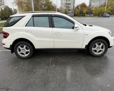 Мерседес МЛ 350 2011 у Запоріжжя на Automoto.ua Білий Мерседес МЛ 350, об'ємом двигуна 3 л та пробігом 356 тис. км за 16000 $, фото 3 на Automoto.ua