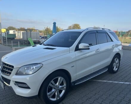 Білий Мерседес МЛ 350, об'ємом двигуна 3.5 л та пробігом 195 тис. км за 18000 $, фото 3 на Automoto.ua
