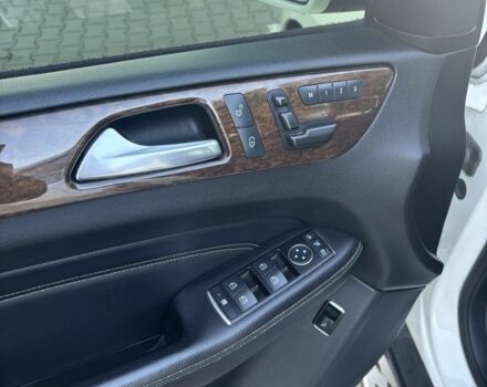 Білий Мерседес МЛ 350, об'ємом двигуна 3.5 л та пробігом 195 тис. км за 18000 $, фото 8 на Automoto.ua