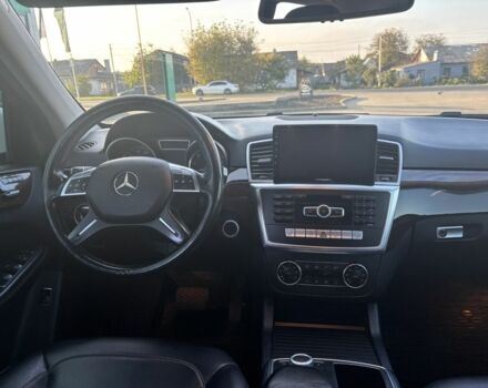 Білий Мерседес МЛ 350, об'ємом двигуна 3.5 л та пробігом 195 тис. км за 18000 $, фото 7 на Automoto.ua