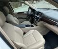 Белый Мерседес МЛ 350, объемом двигателя 3 л и пробегом 131 тыс. км за 22700 $, фото 10 на Automoto.ua