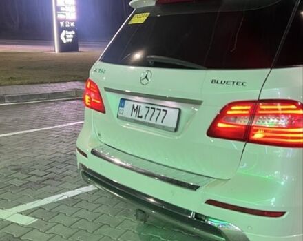 Белый Мерседес МЛ 350, объемом двигателя 3 л и пробегом 204 тыс. км за 19500 $, фото 6 на Automoto.ua