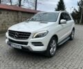 Белый Мерседес МЛ 350, объемом двигателя 3 л и пробегом 131 тыс. км за 22700 $, фото 4 на Automoto.ua