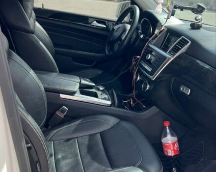 Белый Мерседес МЛ 350, объемом двигателя 3 л и пробегом 204 тыс. км за 19500 $, фото 9 на Automoto.ua