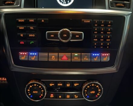 Білий Мерседес МЛ 350, об'ємом двигуна 3 л та пробігом 197 тис. км за 28000 $, фото 18 на Automoto.ua