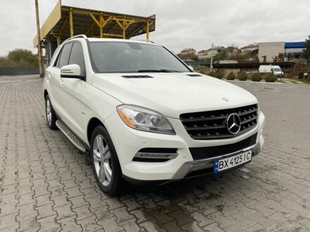 Белый Мерседес МЛ 350, объемом двигателя 3.5 л и пробегом 195 тыс. км за 18490 $, фото 1 на Automoto.ua