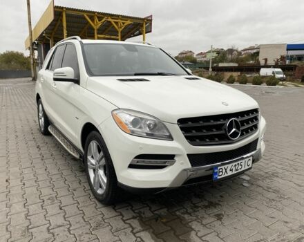 Белый Мерседес МЛ 350, объемом двигателя 3.5 л и пробегом 195 тыс. км за 18490 $, фото 1 на Automoto.ua