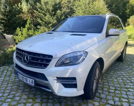 Білий Мерседес МЛ 350, об'ємом двигуна 3 л та пробігом 240 тис. км за 21523 $, фото 1 на Automoto.ua