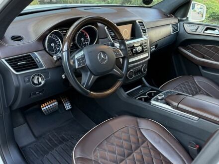 Білий Мерседес МЛ 350, об'ємом двигуна 3 л та пробігом 197 тис. км за 28000 $, фото 1 на Automoto.ua