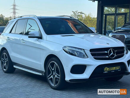Мерседес МЛ 350 2015 в Черновцах на Automoto.ua Белый Мерседес МЛ 350, объемом двигателя 3 л и пробегом 130 тыс. км за 32000 $, фото 1 на Automoto.ua