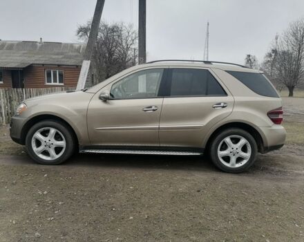 Бежевый Мерседес МЛ 350, объемом двигателя 3.5 л и пробегом 106 тыс. км за 13500 $, фото 1 на Automoto.ua