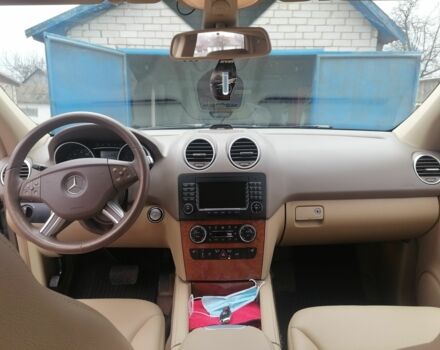 Бежевый Мерседес МЛ 350, объемом двигателя 3.5 л и пробегом 106 тыс. км за 13500 $, фото 6 на Automoto.ua