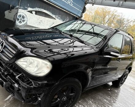 Черный Мерседес МЛ 350, объемом двигателя 3.5 л и пробегом 230 тыс. км за 6700 $, фото 1 на Automoto.ua