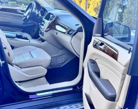 Чорний Мерседес МЛ 350, об'ємом двигуна 3 л та пробігом 184 тис. км за 18900 $, фото 7 на Automoto.ua